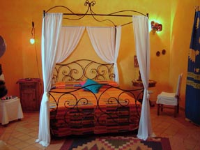 agriturismo la dolce vita lipari-camera gialla, letto